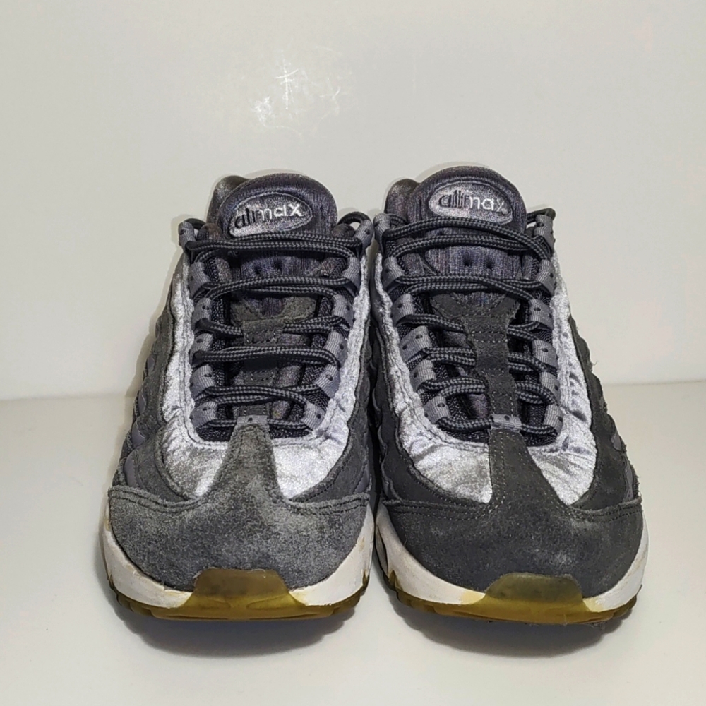 NIKE AIR MAX SIZE 7
